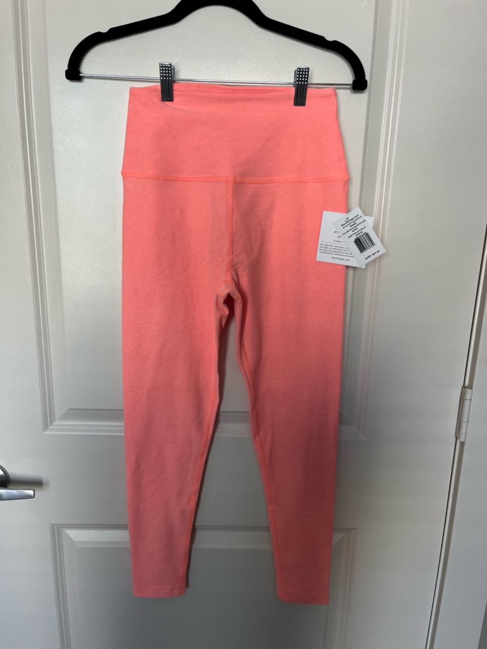 Beyond Yoga Women’s Seamless Leggings in Coral